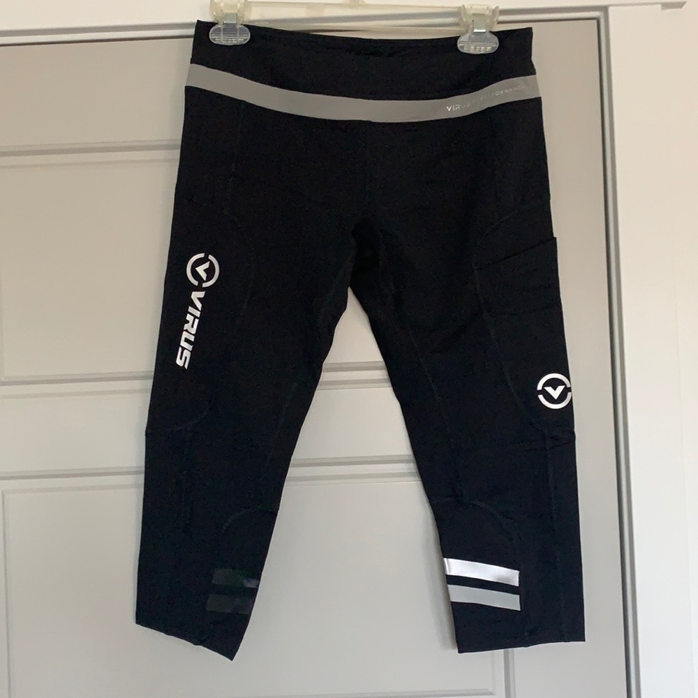 Like new Virus Intl women’s black with grey legging tights with drawstring, Sz L